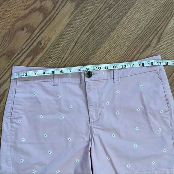 💥BOGO💥 GAP Pink Women's Shorts with White Floral Embroidery - Picture 7 of 11